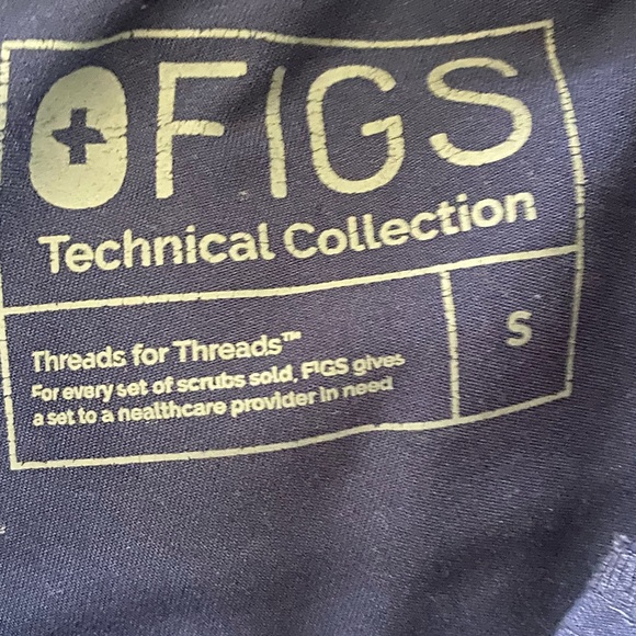 FIGS Zamora Jogger Scrubs in Navy - Picture 6 of 6